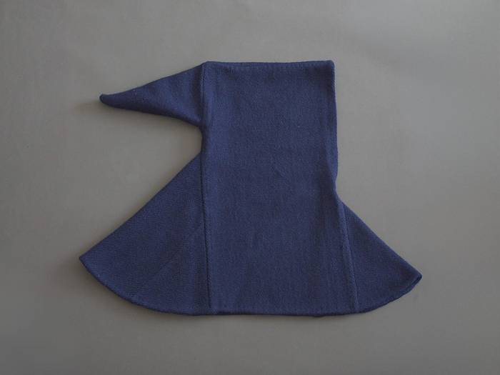 Hedeby hood (dark madder, 60 cm) Hedeby hood (dark madder, 60 cm)
